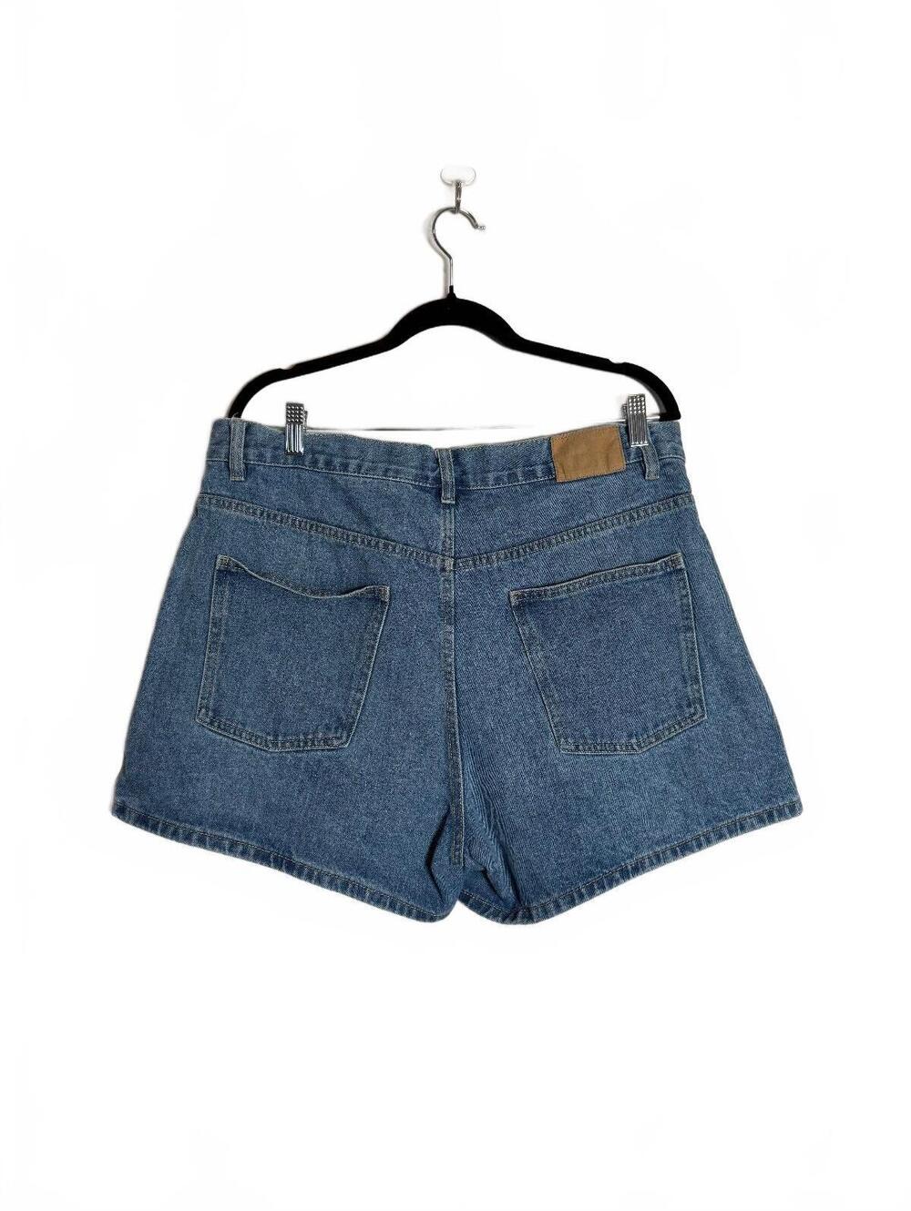 Retro Denim Shorts front pockets Size 12 - Picture 2 of 3